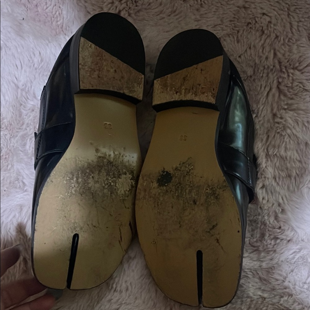 Elegant Black Woodchuck Sato Split-Toe Tabi Loafers women's size 8 - Picture 2 of 4
